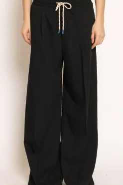 Vicolo Pantalone palazzo pinces con laccio